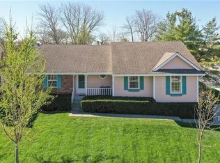 919 SW Georgetown Dr, Lees Summit, MO 64082