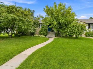 11840 Saint Albert Trl NW, Edmonton, AB T5L 4G4