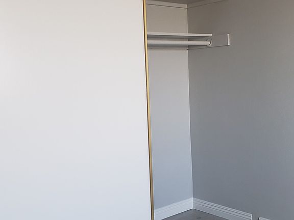 3rd image of 832 W Huntington Dr APT 14