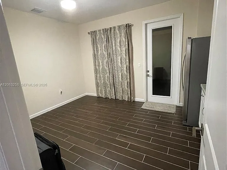 27928 SW 133rd Ave #B — Photo 3