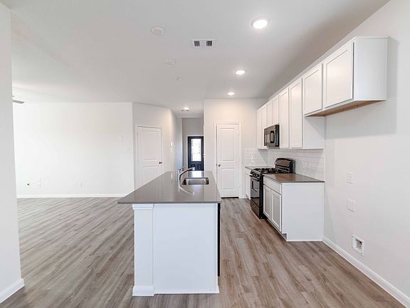 4th image of 3222 Cornflower Ct