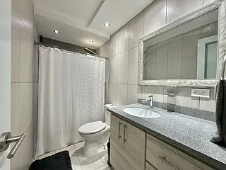 Cond Los Almendros Plaza Torre 1 701 Calle Eider A — Photo 7