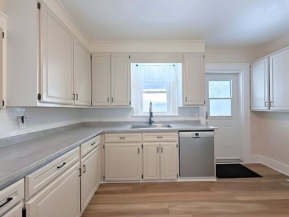 2nd image of 47 Superior St