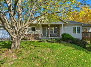 174 Wedgewood Dr, Saint Paul, MN 55115