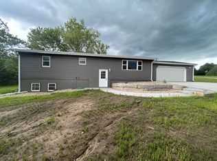 3500 Appleyard Rd, Wamego, KS 66547