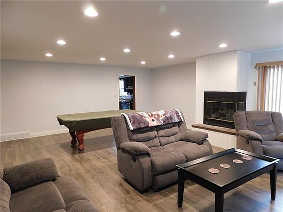 2nd image of 350 Mount Vernon Dr