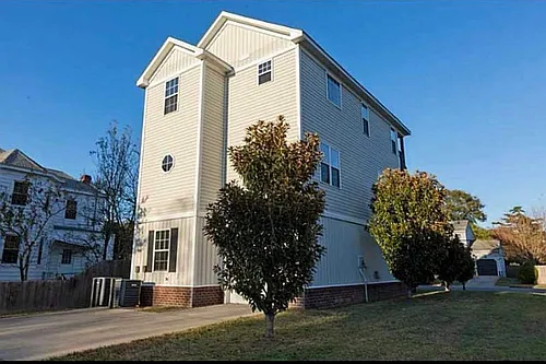 220 Segar St Photo 1