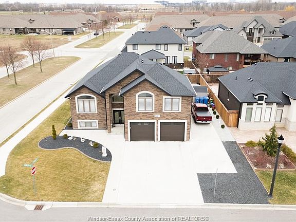 2nd image of 1649 Barkley Ave