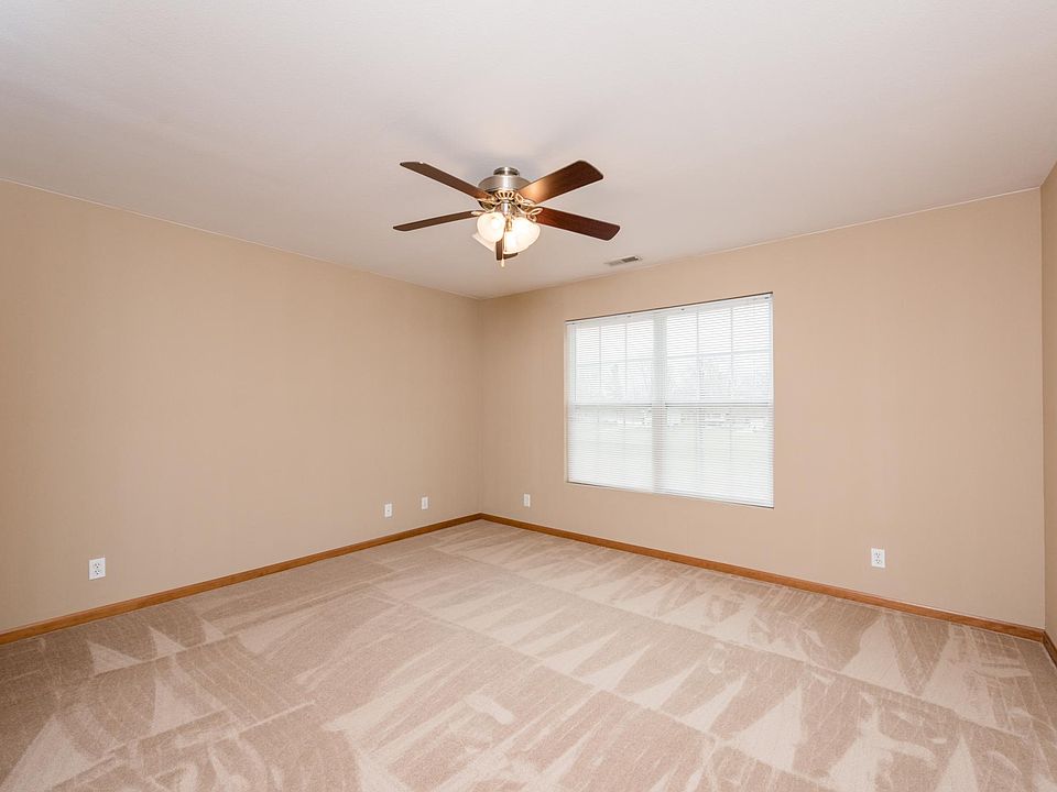 Apartment Master Bedroom 15x13