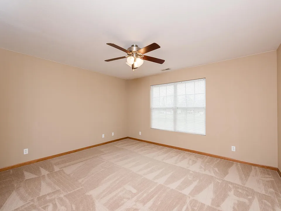Apartment Master Bedroom 15x13