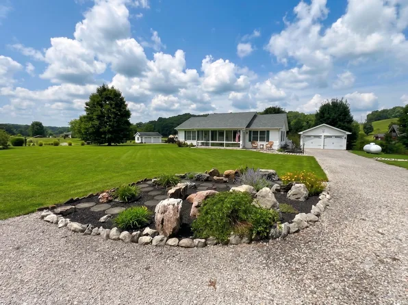 299 Trammell Ln, Irvine, KY 40336
