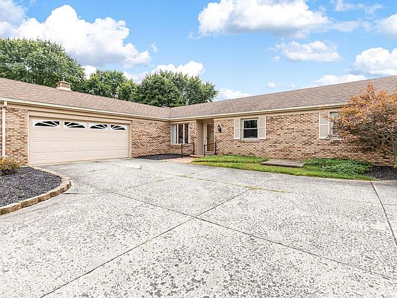 2nd image of 1055 Langeais Dr