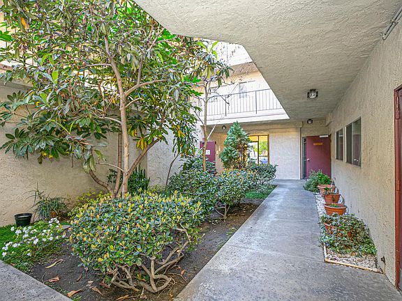 5th image of 518 N Kenwood St APT 203