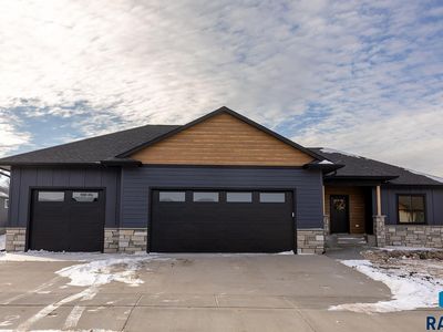 2109 S Red Oak Ave, Sioux Falls, SD, 57110