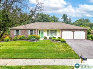 525 Barclay Dr, Bethlehem, PA 18017