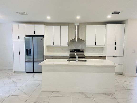 5th image of 359 Bella Sol Way #1