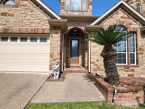 2nd image of 1212 Pine Forest Cir