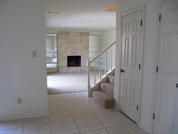 3rd image of 2965 Shamrock St N #B