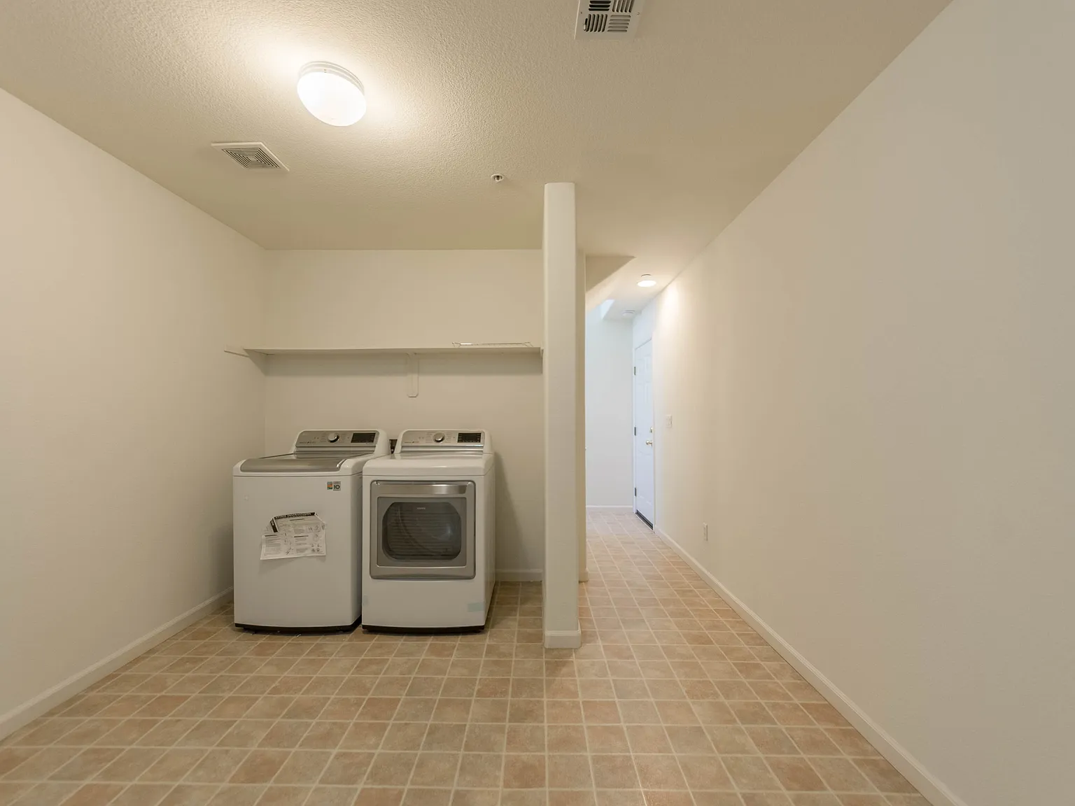 2 bed, 2.5 bath, 1778 sqft, $4,295 — Photo 4