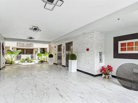 4th image of 10720 NW 66th St APT 103