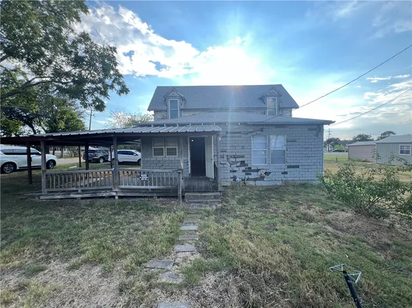 201 N Wiebusch St, Riesel, TX 76682