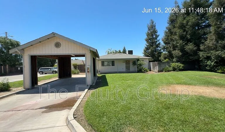 1325 S Crowe St — Photo 1