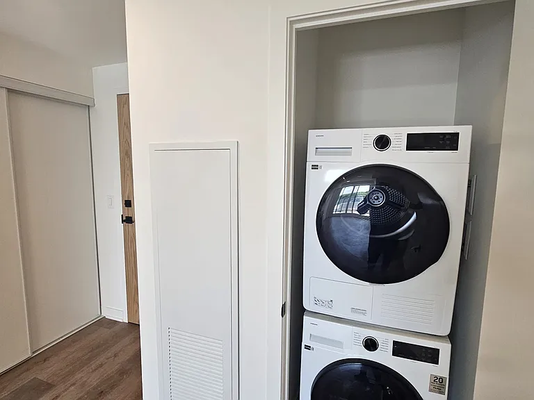 33 Erie Ave #610 — Photo 7