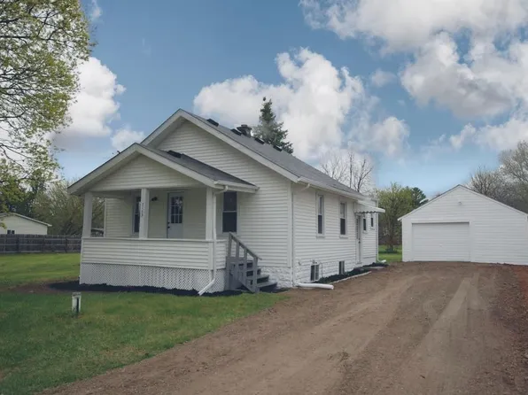 3103 Vineland Ave, Burton, MI 48519