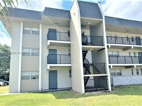 7911 Colony Cir N APT 202, Fort Lauderdale, FL 33321