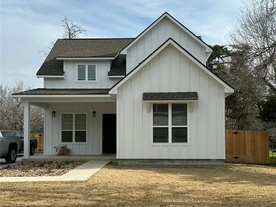 1205 Foster Ave