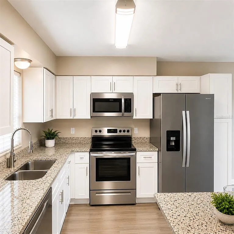 3 bed, 2.0 bath, 1256 sqft, $2,300 — Photo 3