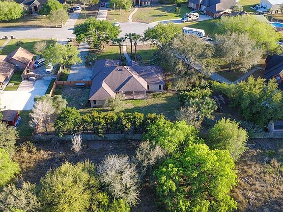 3rd image of 8318 Lago Dr