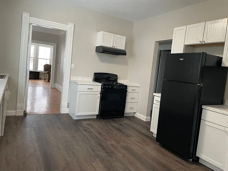 628 Jefferson St — Photo 13