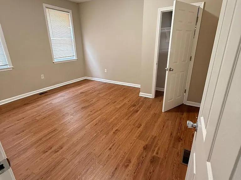 601 Whitelock St — Photo 7
