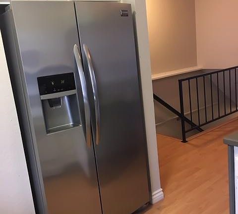 Stainless Steel Refrigerator with Water/Ice Dispenser