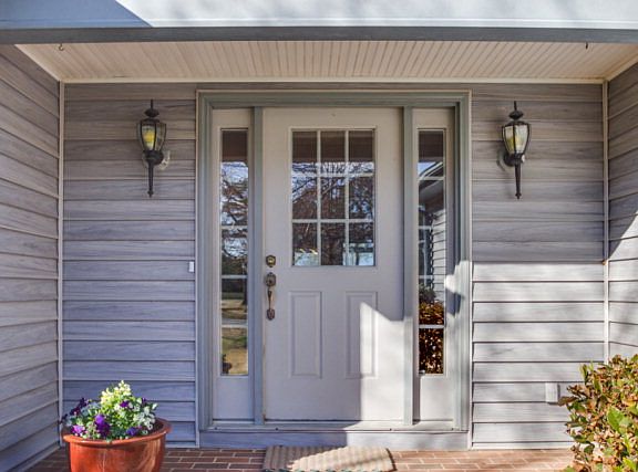 4th image of 5476 York Haven Ln