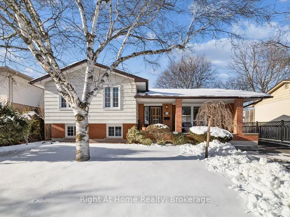 251 Elmwood Rd, Oakville, ON L6K 2A9