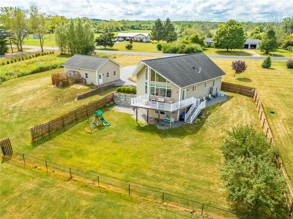 3833 Oneill Rd, Lima, NY 14485