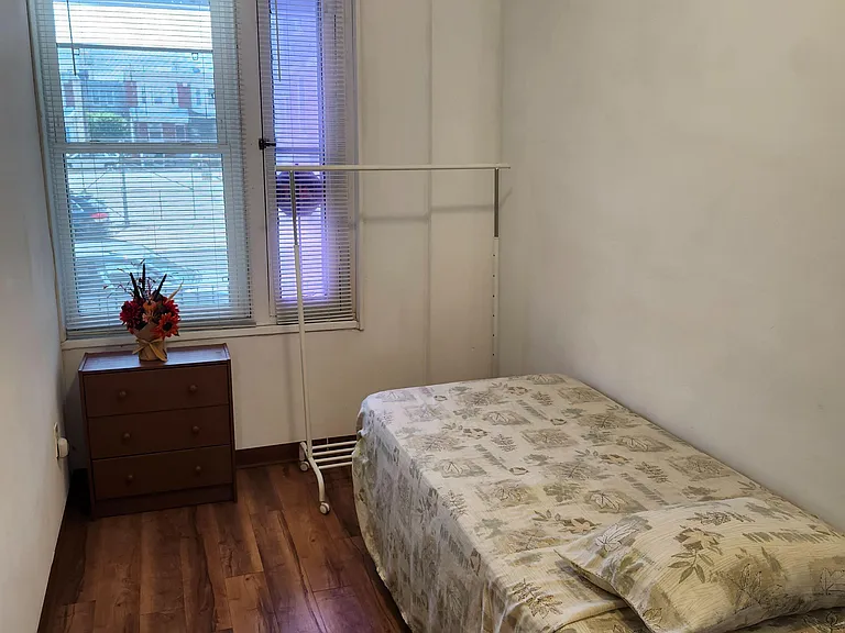 The Sweet Lil Pear Bedroom