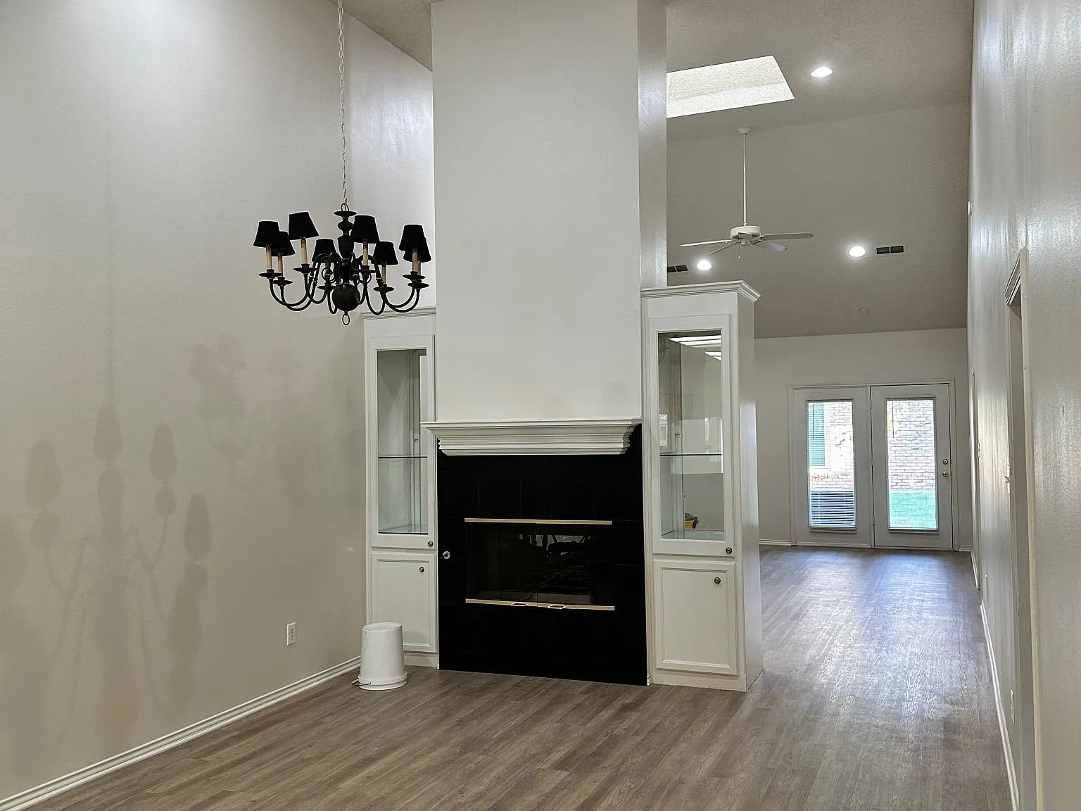 2 bed, 1600 sqft, $1,400 — Photo 1