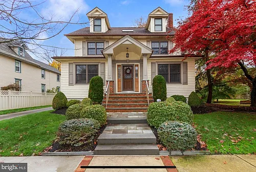 112 W Central Ave #B Photo 1