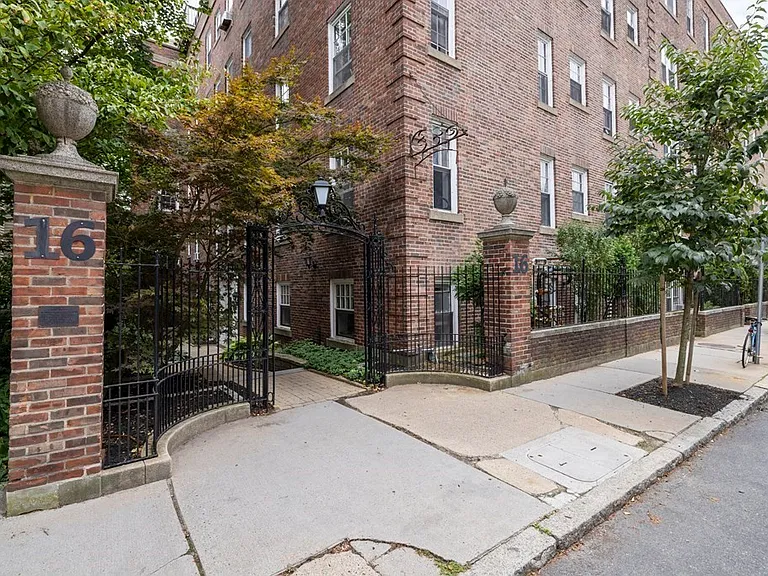 16 Chauncy St #27 — Photo 1