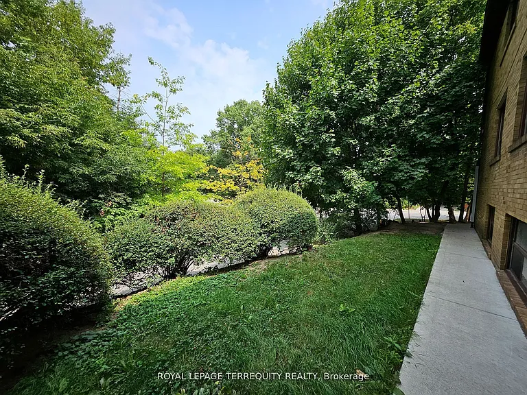 450 Arlington Ave #7 — Photo 4
