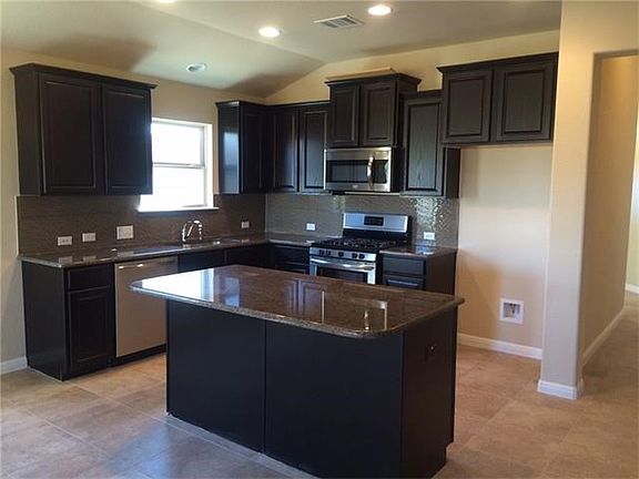 5th image of 928 Canvasback Creek Dr