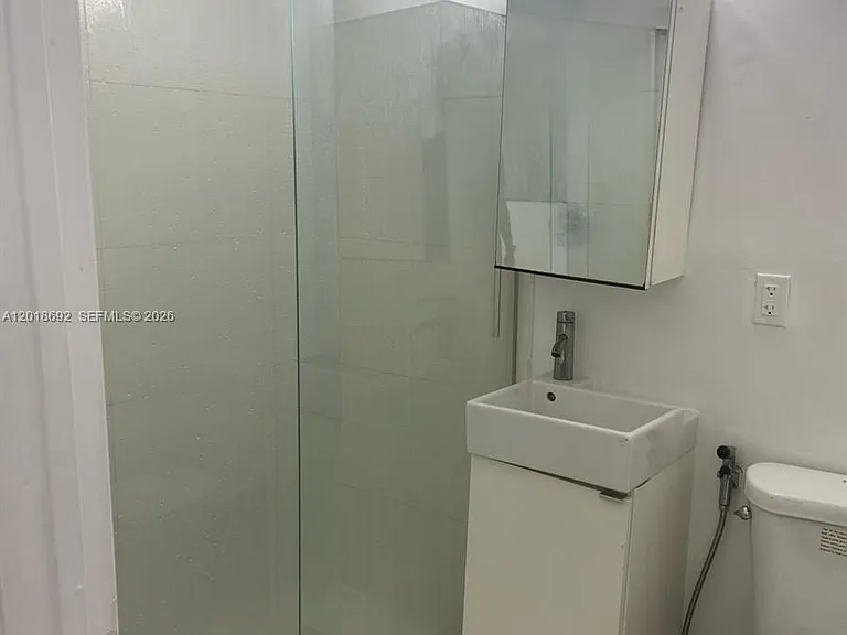 1611 Michigan Ave #4 — Photo 14