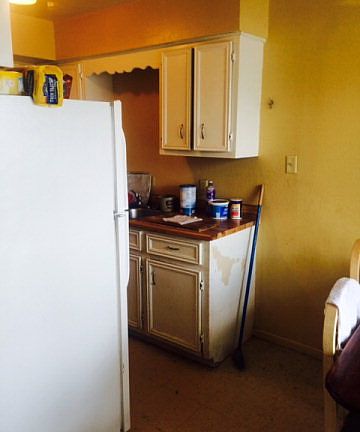 3rd image of 816 E 10th St
