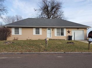 1138 Stonehaven Ave, Marshall, MO 65340