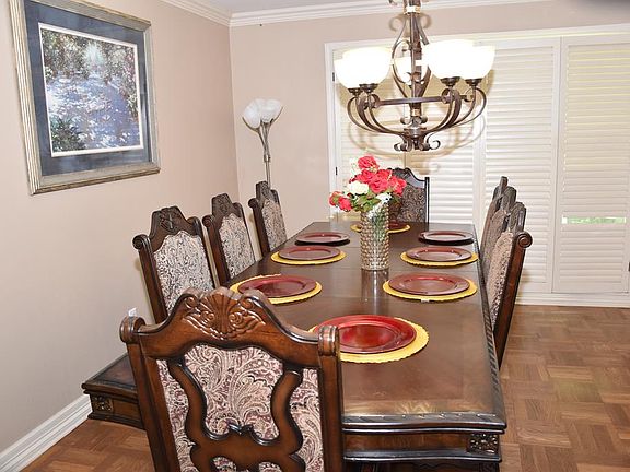 5th image of 227 Glenwood Dr