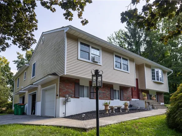 12 Boxwood Close, Hopewell Junction, NY 12533