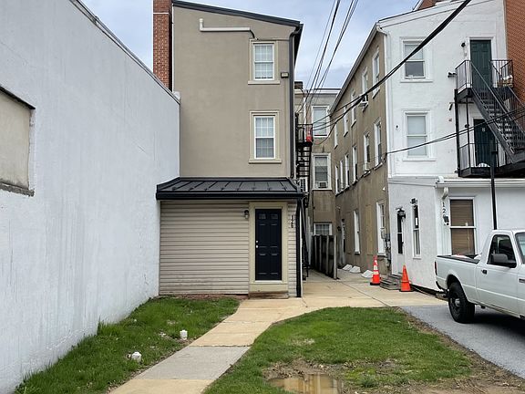 2nd image of 126 W Market St APT 1